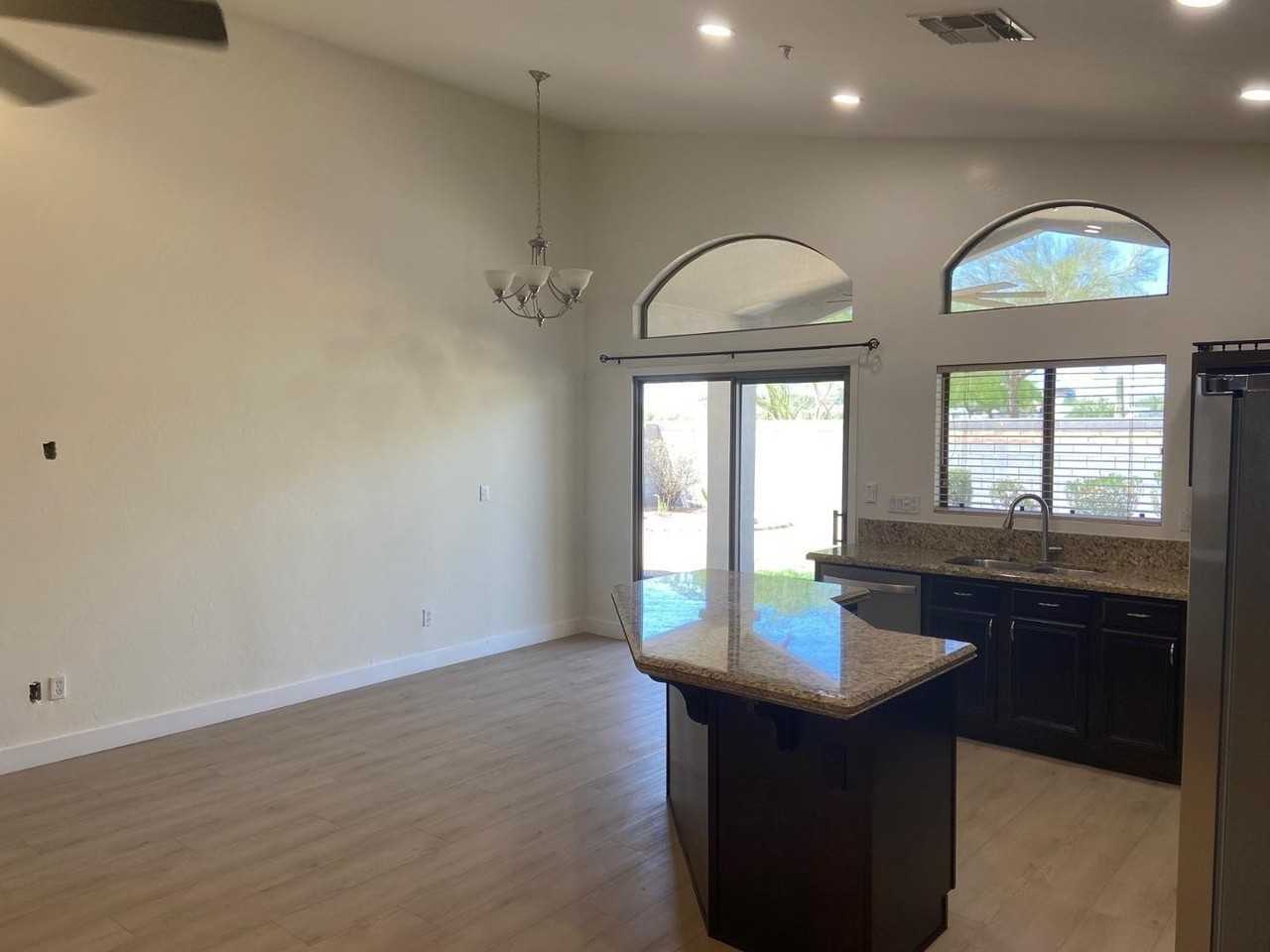 8122 E Theresa Dr - Photo 6 of 16