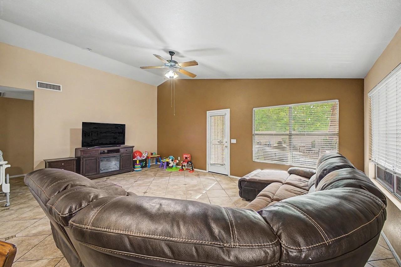 20004 N 65th Dr - Photo 7 of 34