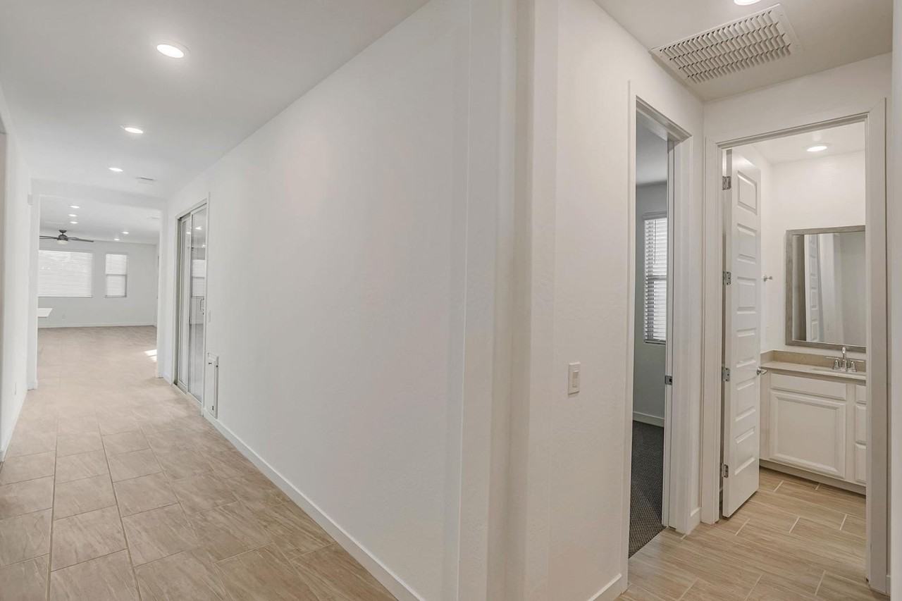 12881 N 145th Dr - Photo 2 of 38