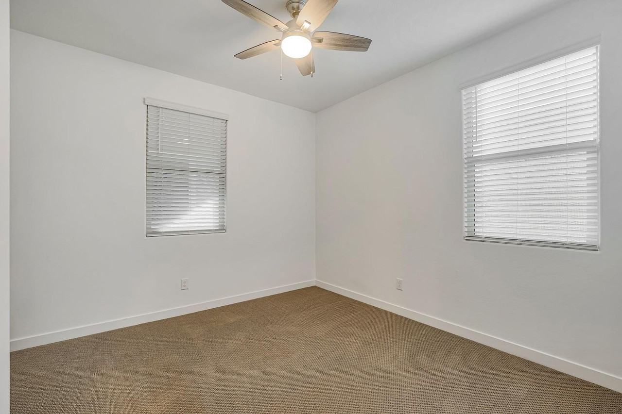 12881 N 145th Dr - Photo 4 of 38