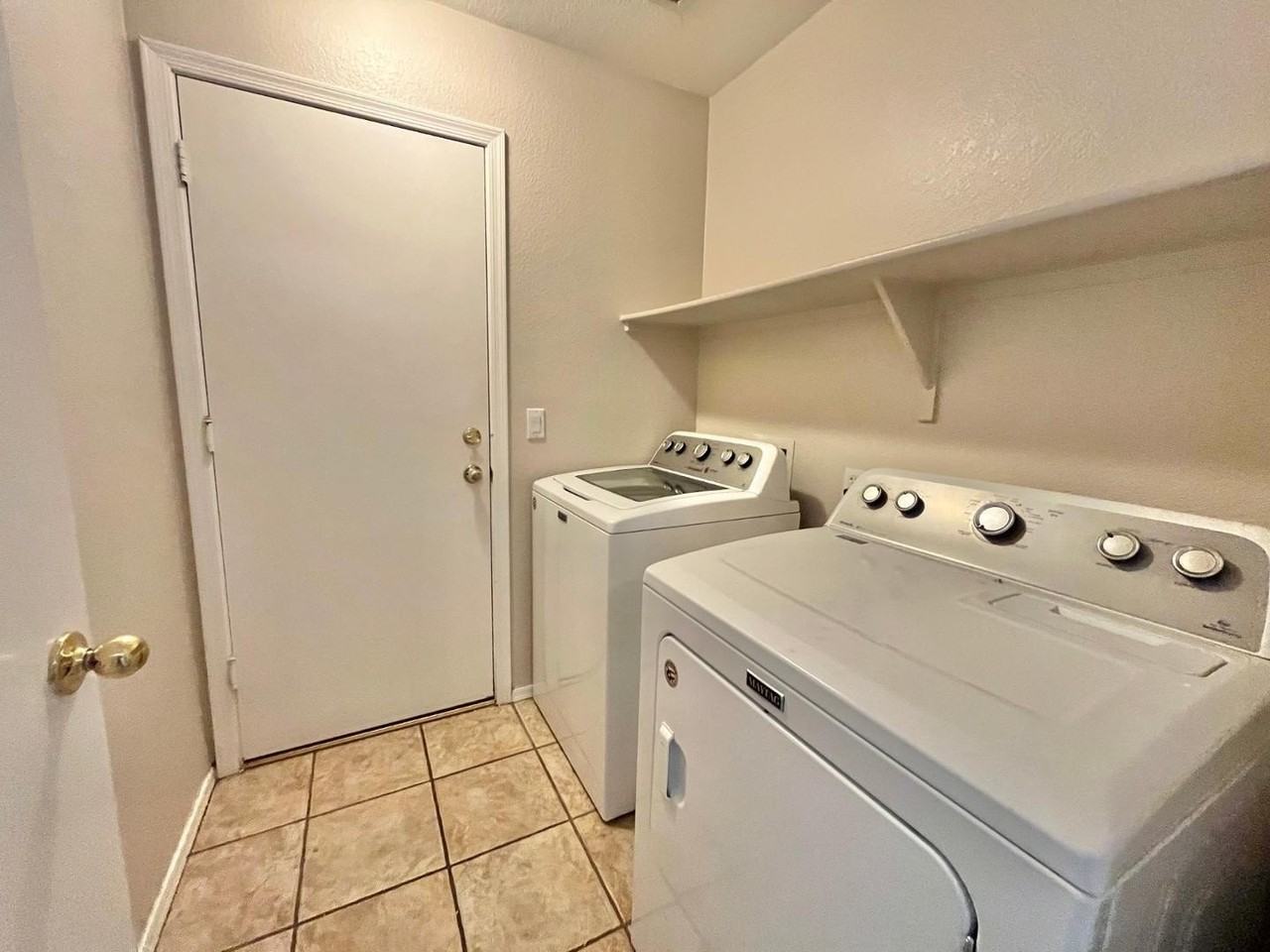 7451 W Potter Dr - Photo 5 of 14