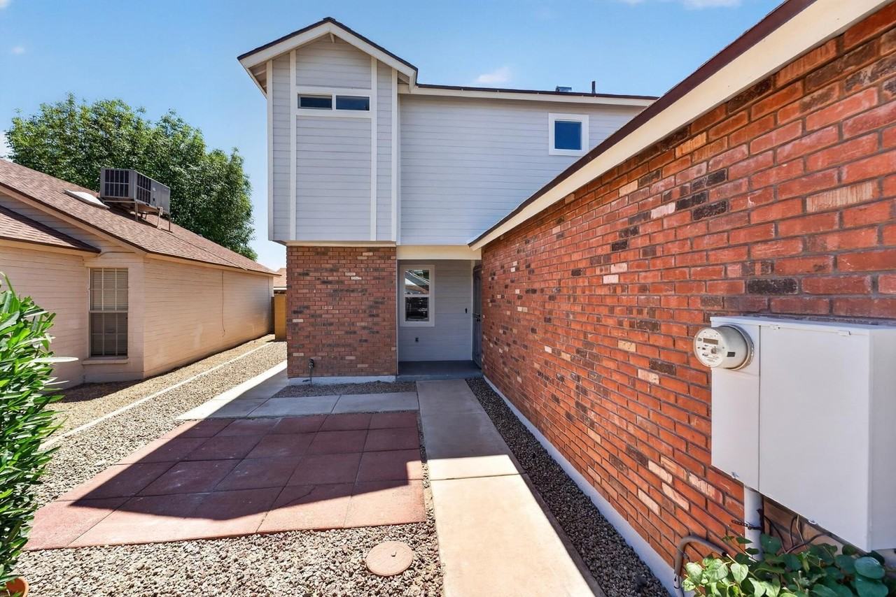 1237 W Rosewood Ct - Photo 4 of 50