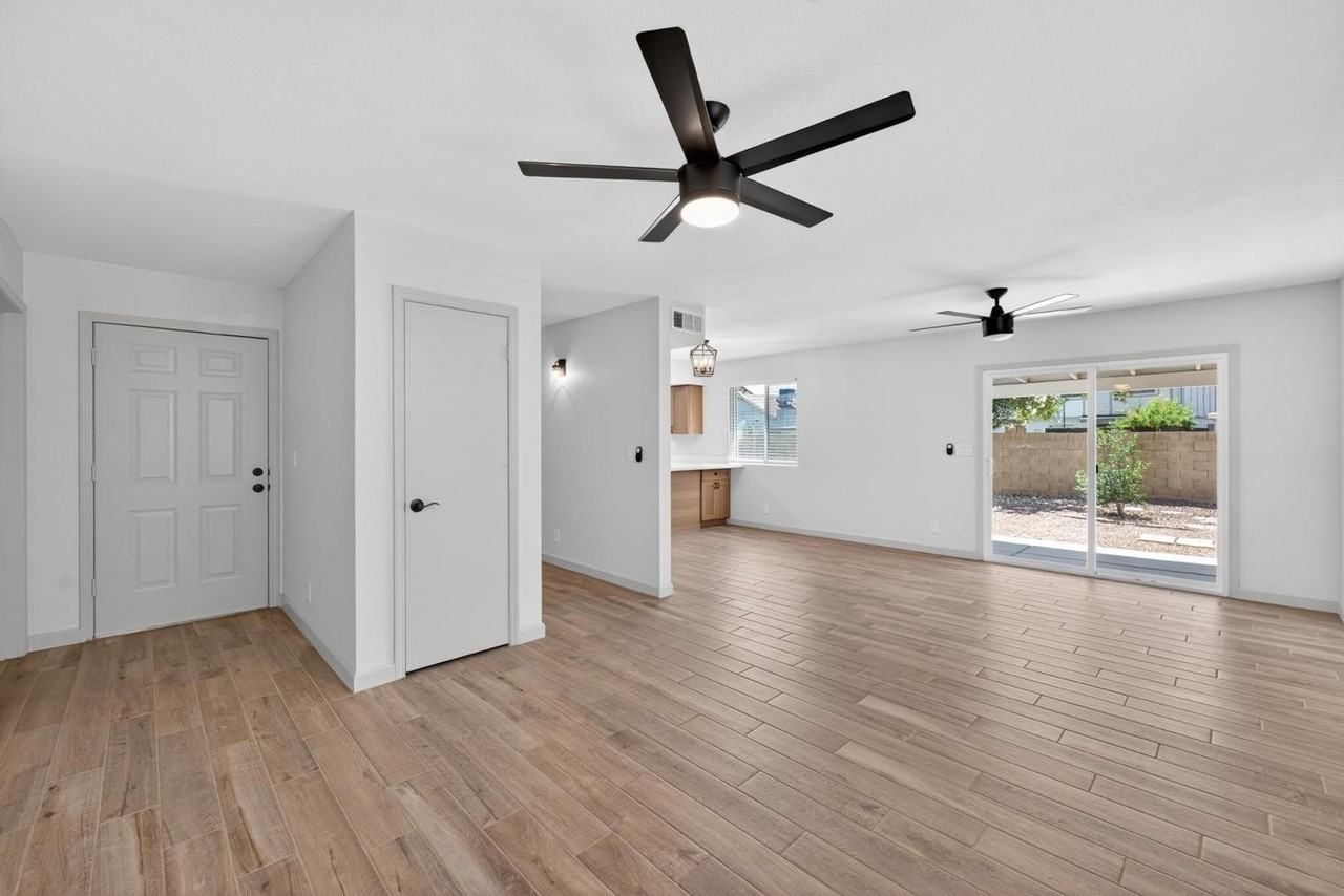 1237 W Rosewood Ct - Photo 5 of 50