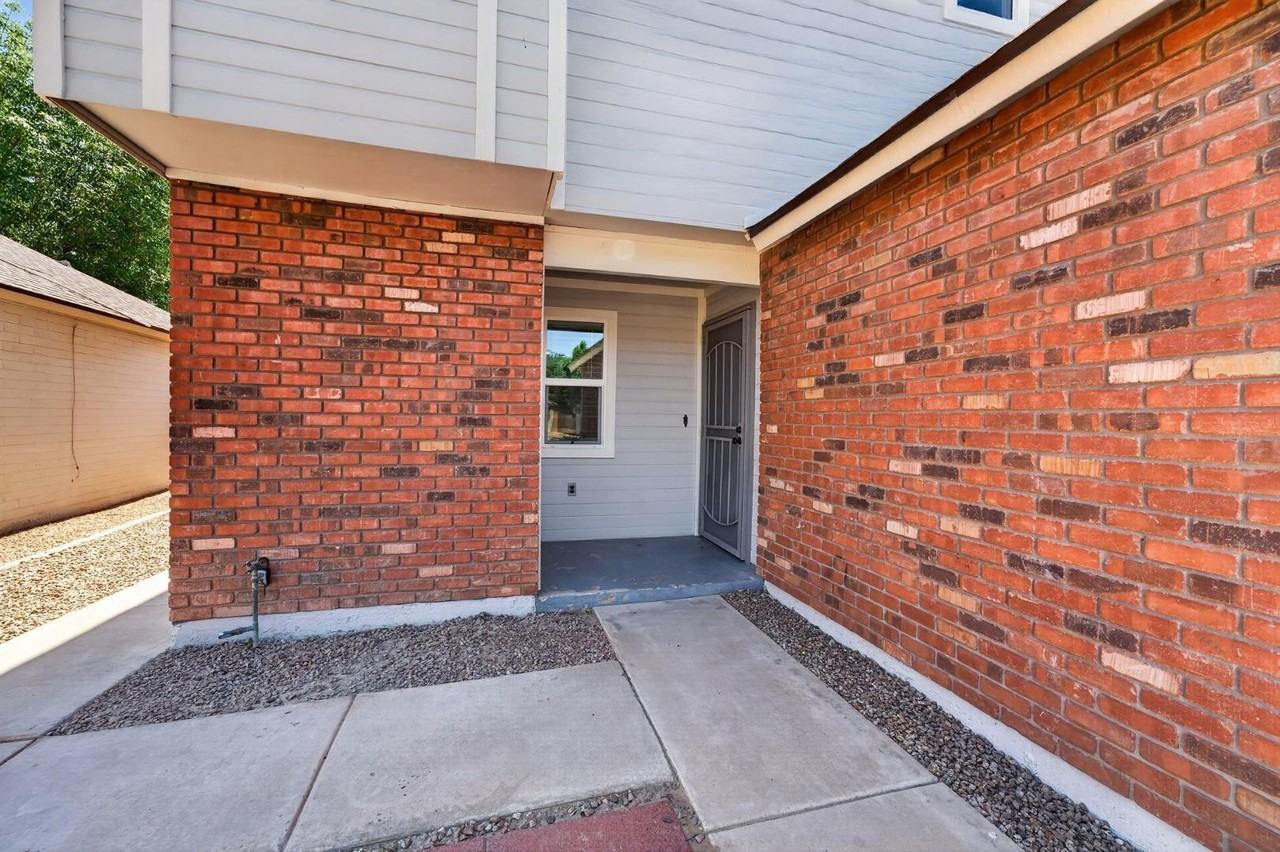 1237 W Rosewood Ct - Photo 6 of 50