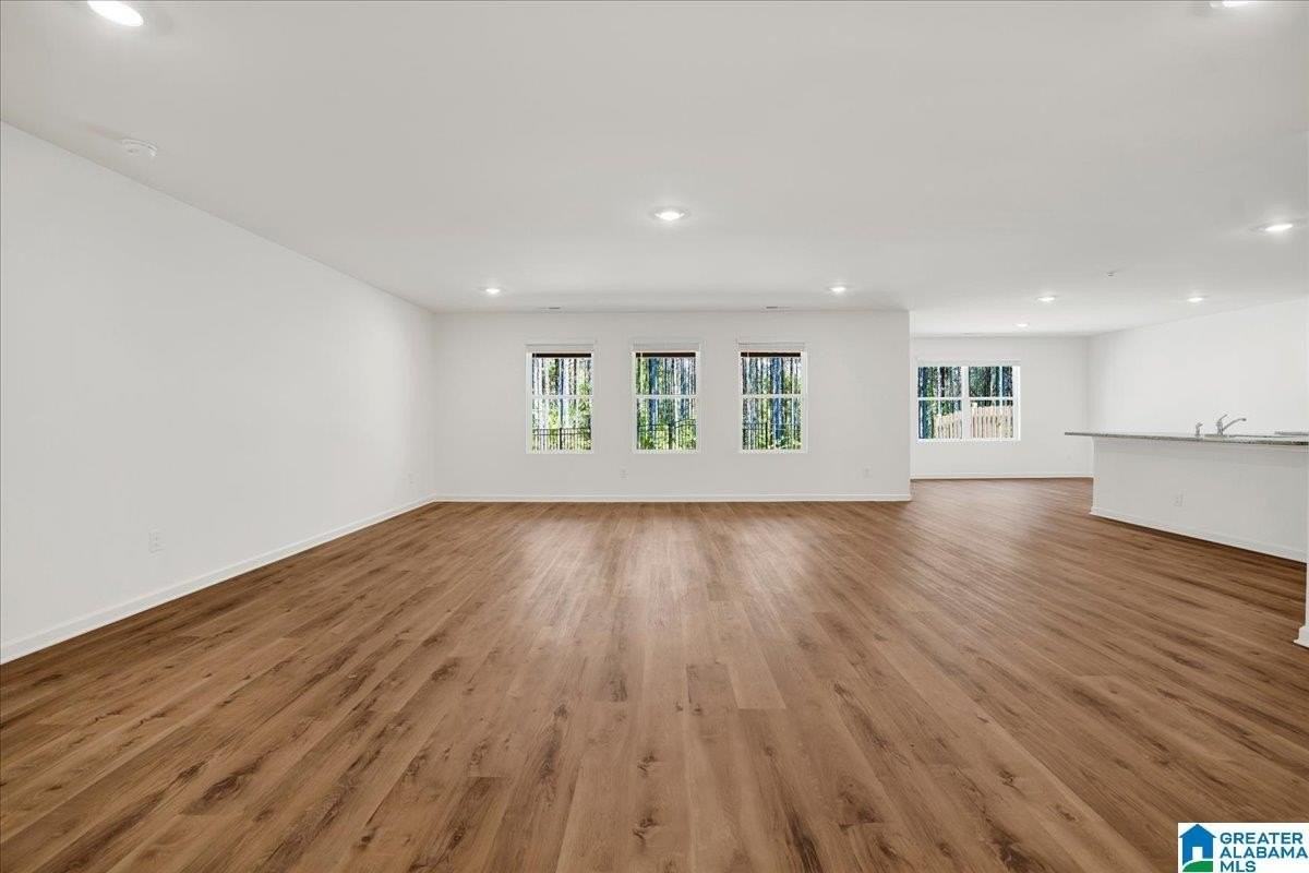 283 Halifax Ln - Photo 3 of 35