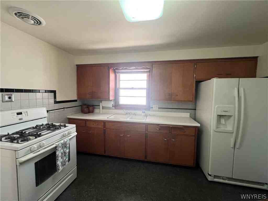 480 W Hazeltine Ave - Photo 3 of 20