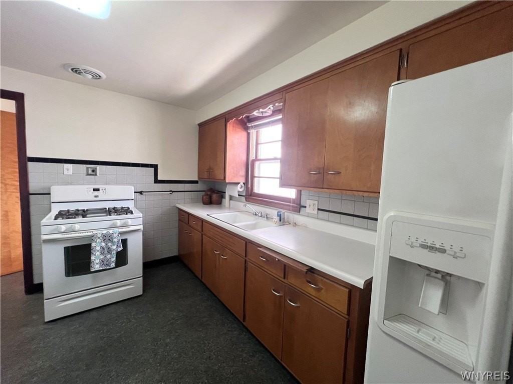 480 W Hazeltine Ave - Photo 4 of 20