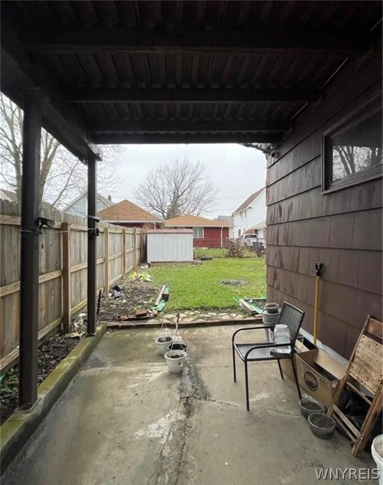 226 Longnecker St - Photo 3 of 18