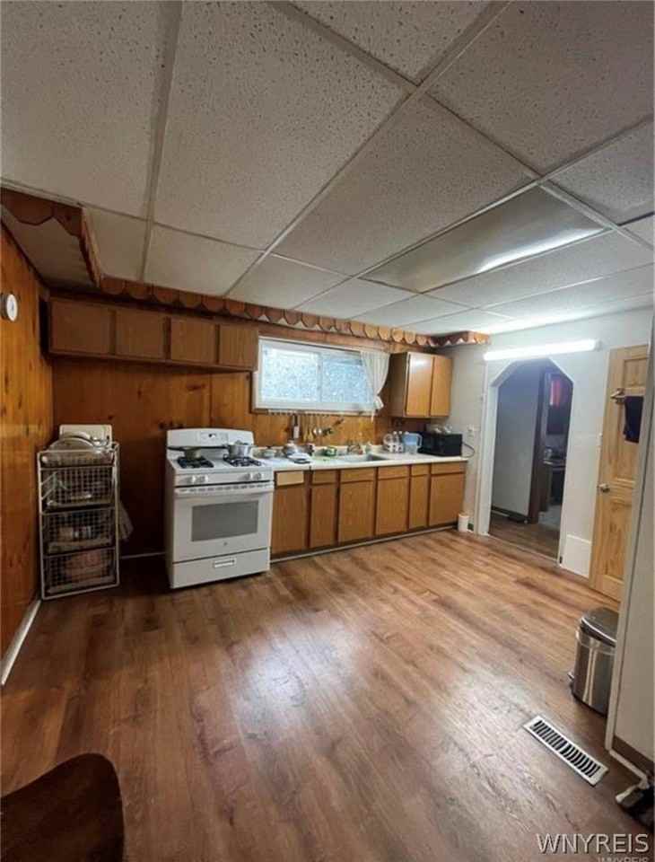 226 Longnecker St - Photo 6 of 18