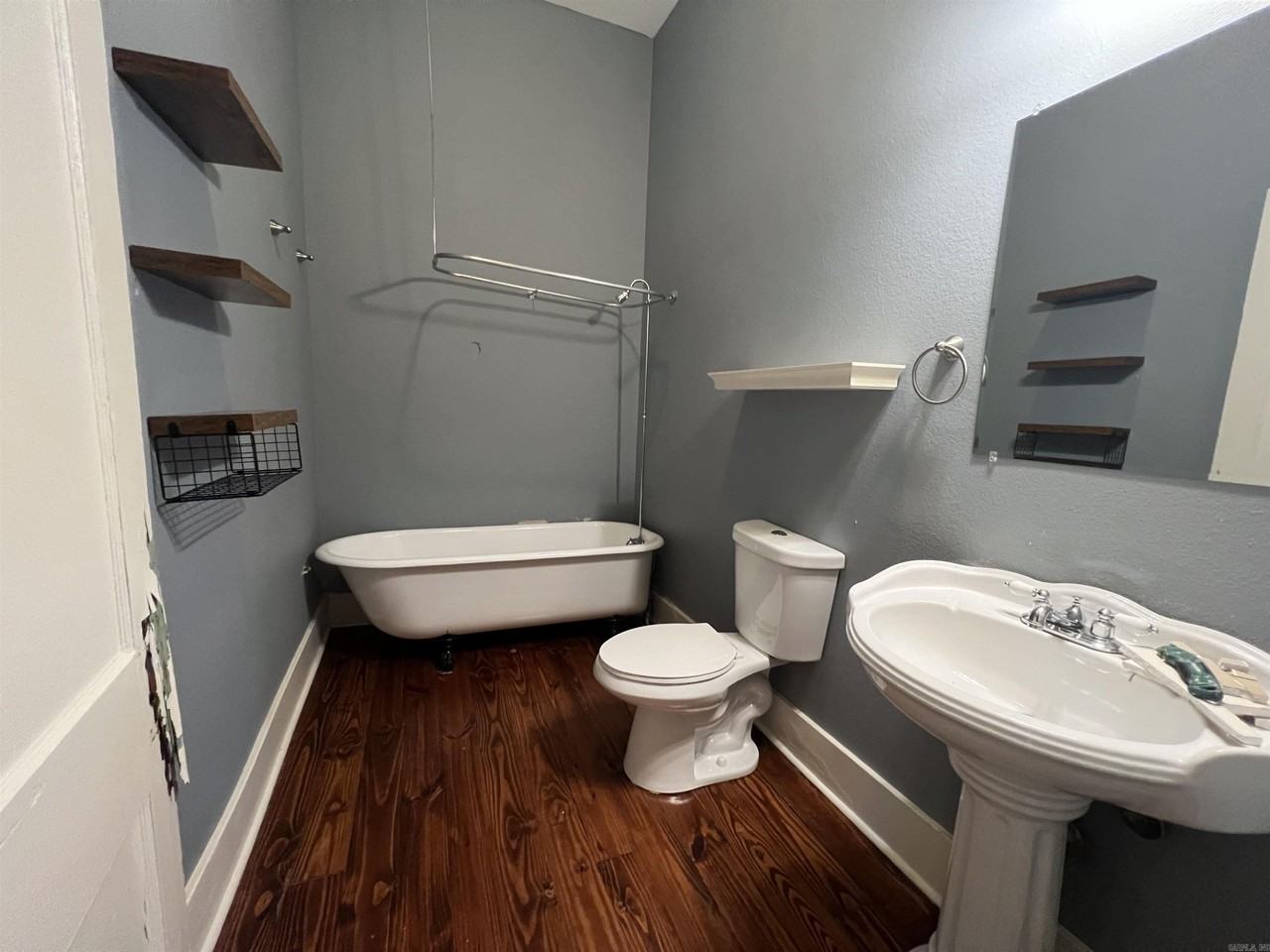 1605 Scott St - Photo 6 of 14