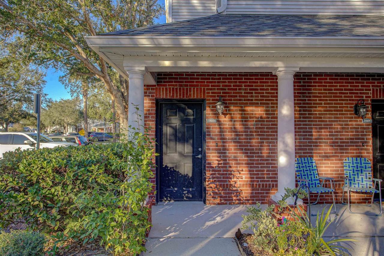 15205 Harbour Vista Cir - Photo 4 of 42