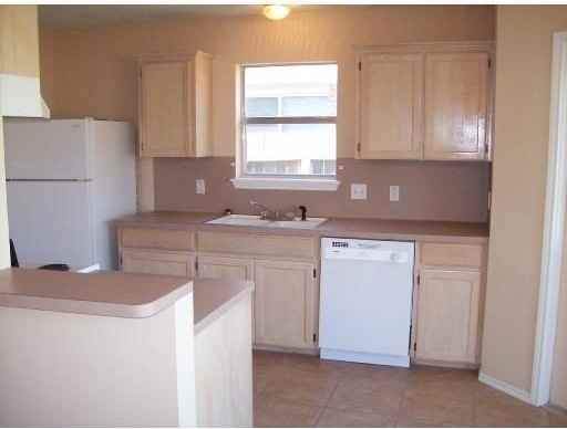 7726 Wolf Dr - Photo 4 of 14