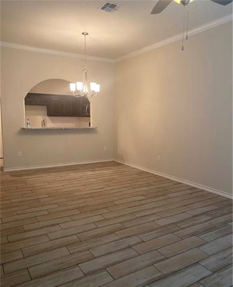 919 Moore Ave - Photo 3 of 8