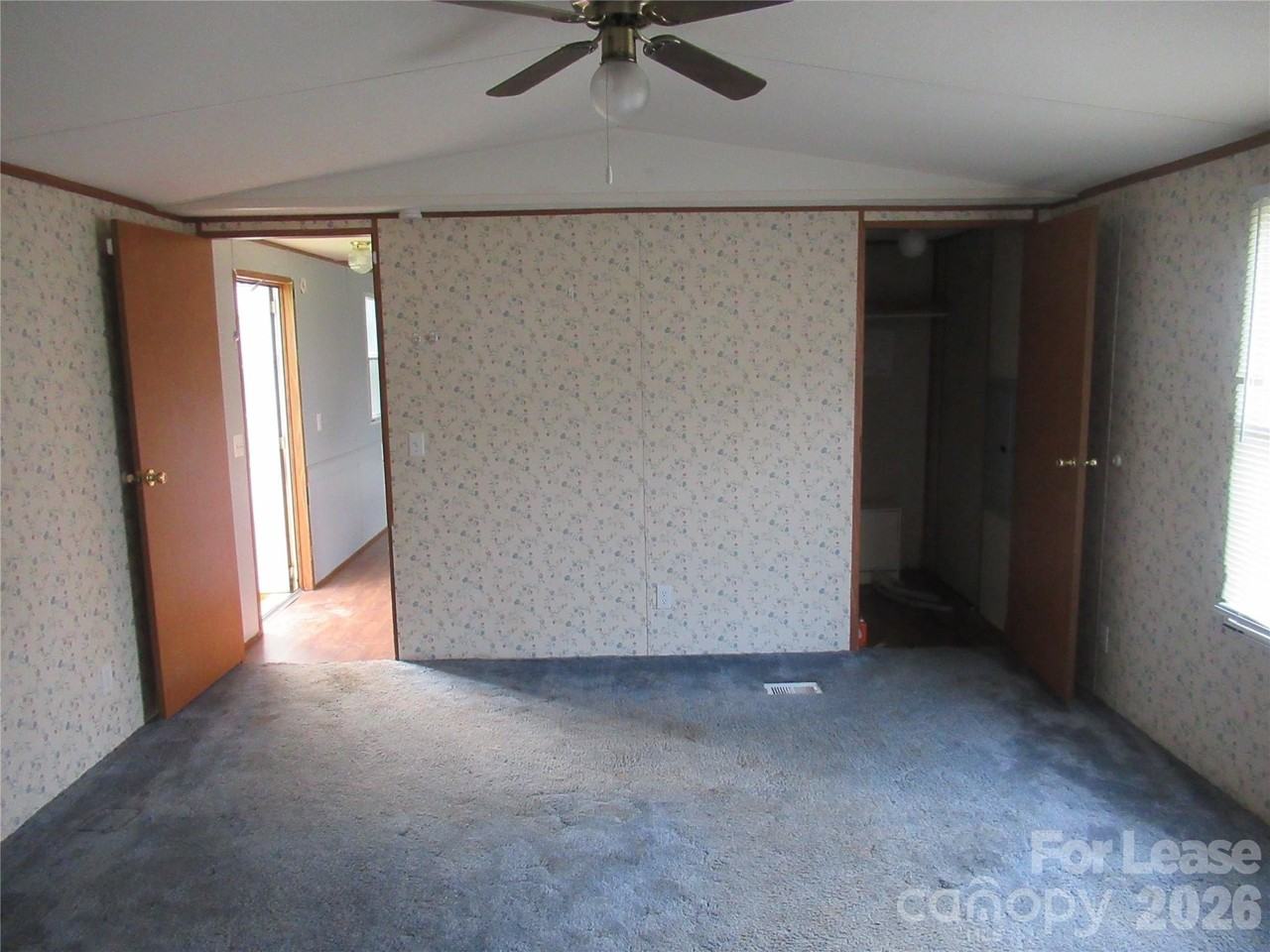 2400 Skyview Ln - Photo 6 of 13