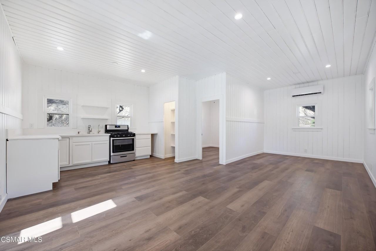 641 W La Loma Ave Unit 2 - Photo 6 of 18