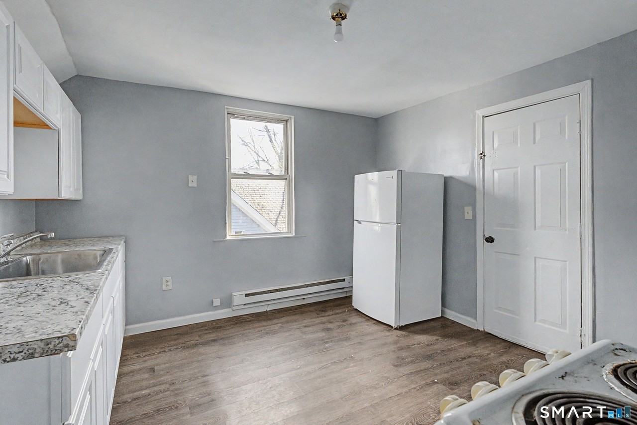23 Beacon St #2 - Photo 7 of 20