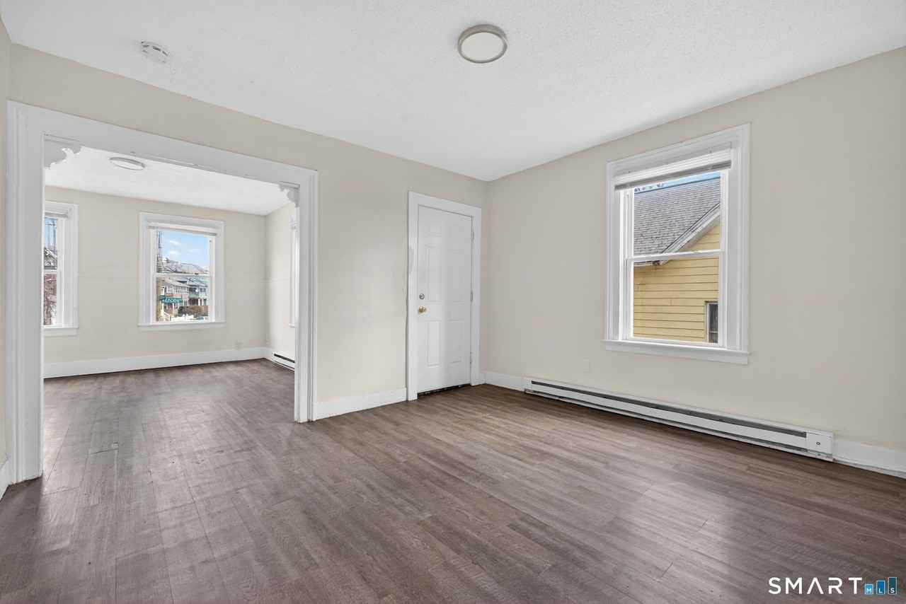 27 Beacon St #3 - Photo 7 of 21