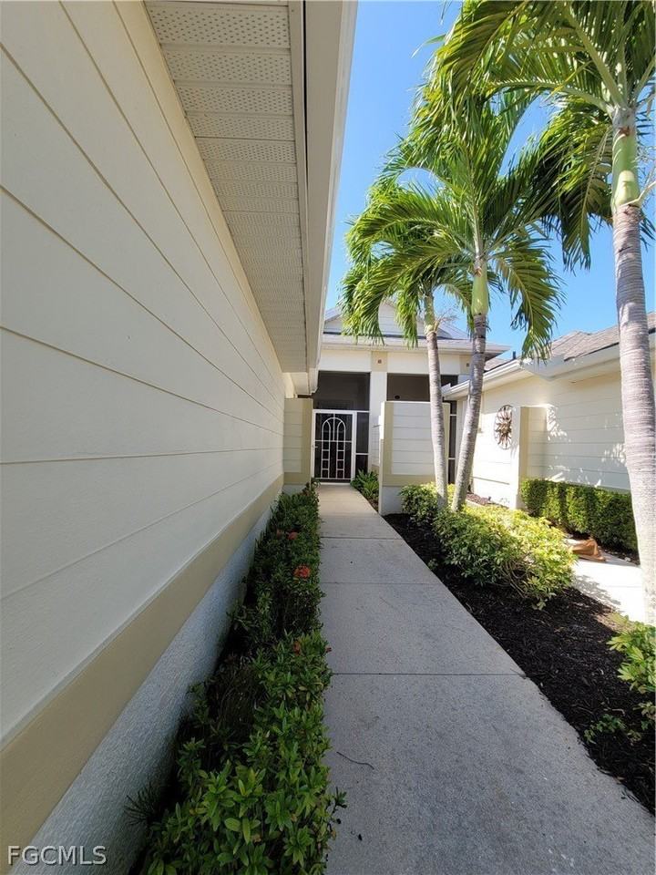 4270 Avian Ave - Photo 3 of 35