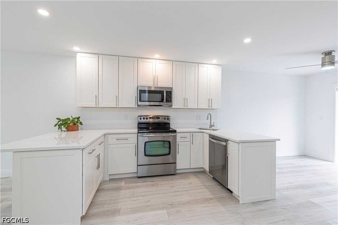 2722 Sw 54th Ter #C - Photo 2 of 30