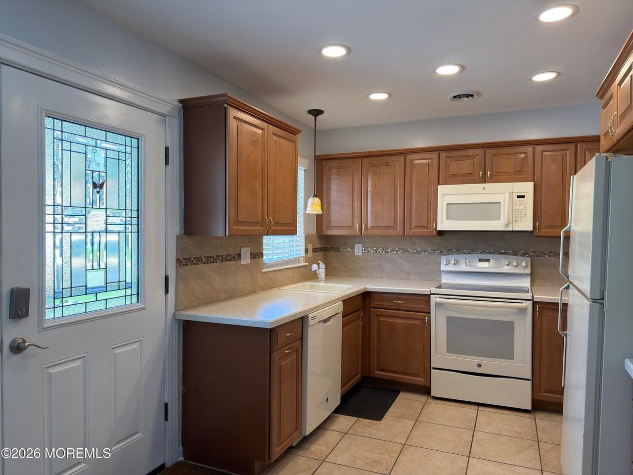 116B Buckingham Dr #B - Photo 4 of 21