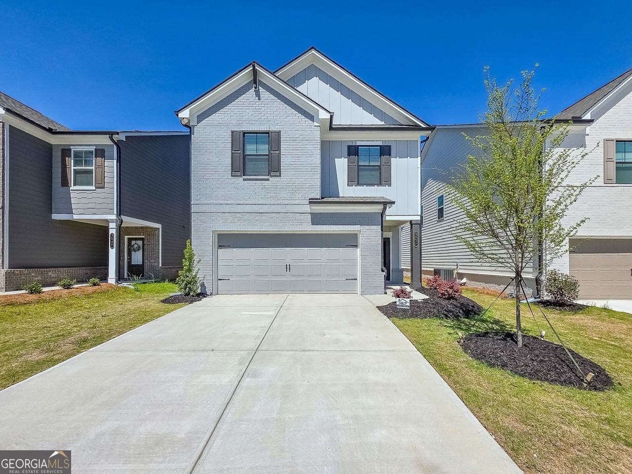 3517 Iron Hearth Bnd