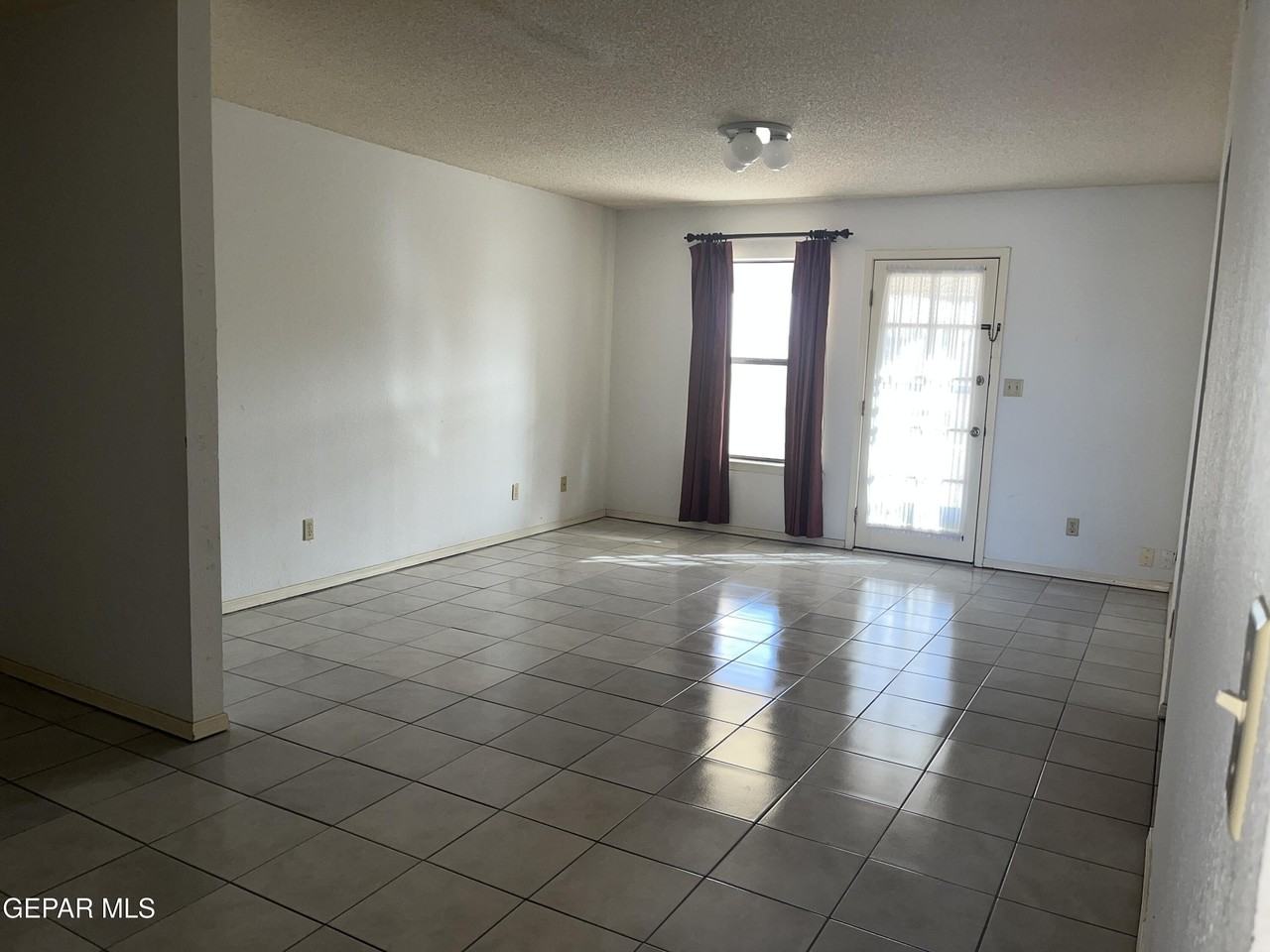 4006 Skyline Ave Unit A - Photo 4 of 13