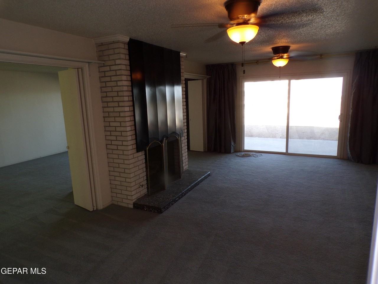 4820 Louisiana St - Photo 6 of 38