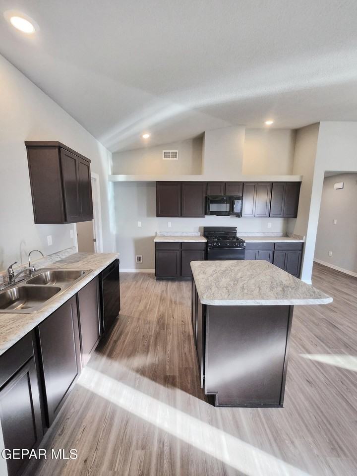 14384 Star Cactus Ave - Photo 7 of 25