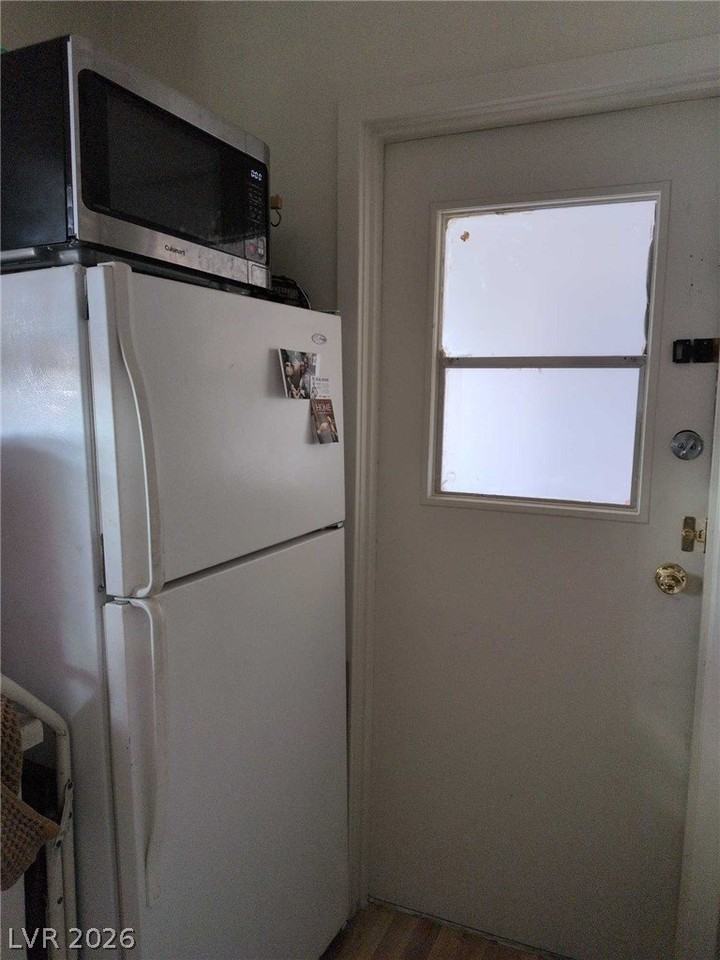 649 Nevada Way - Photo 3 of 5