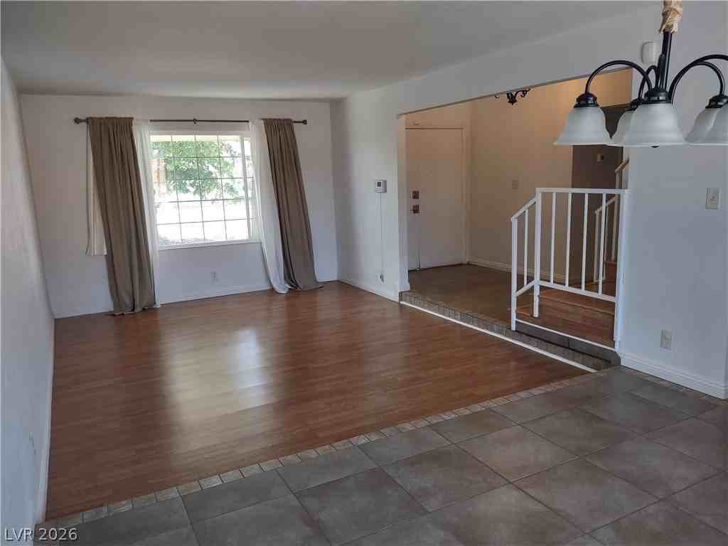 413 Norwood Ln - Photo 5 of 12