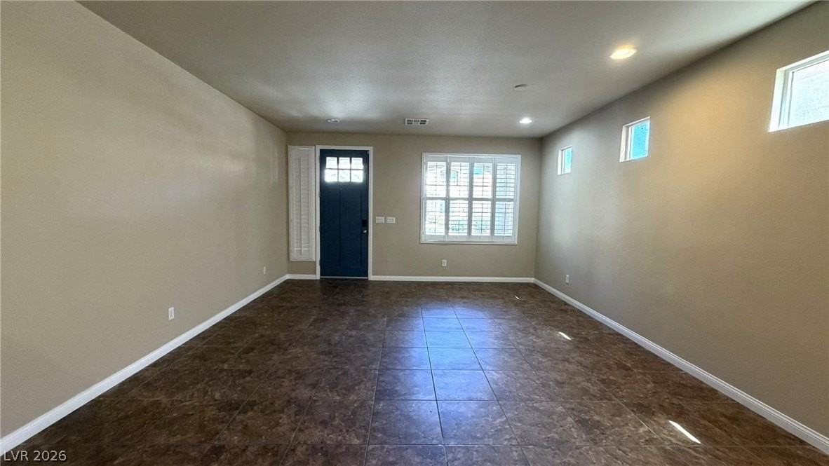 6451 Parrot Ridge Ct - Photo 3 of 46
