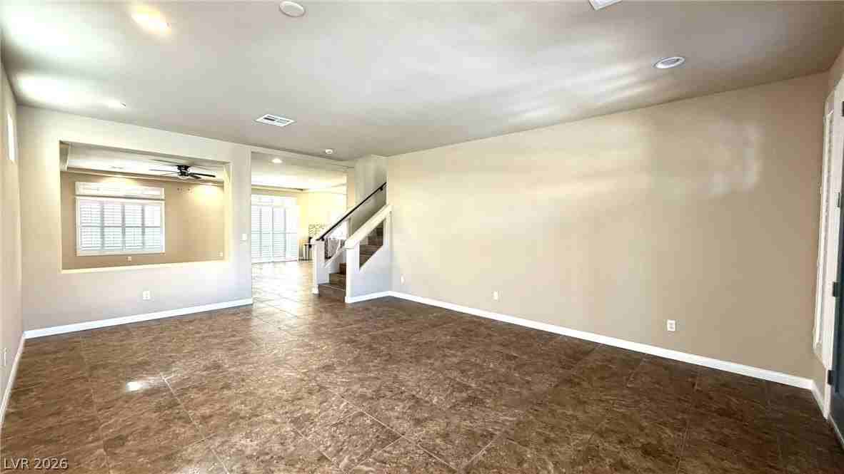 6451 Parrot Ridge Ct - Photo 4 of 46