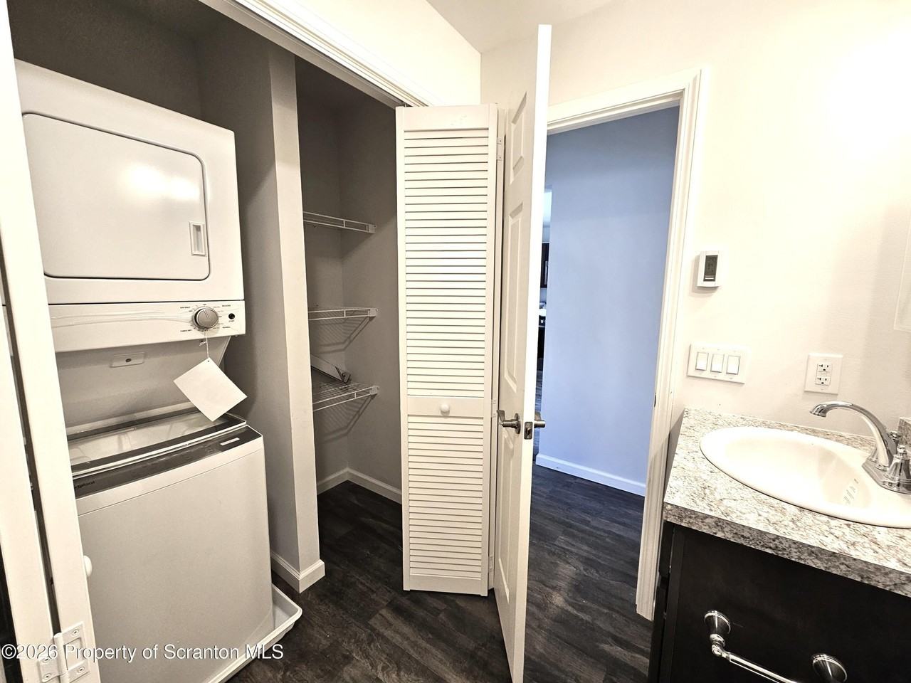 609 E Gibson St 1st Fl - Photo 5 of 9