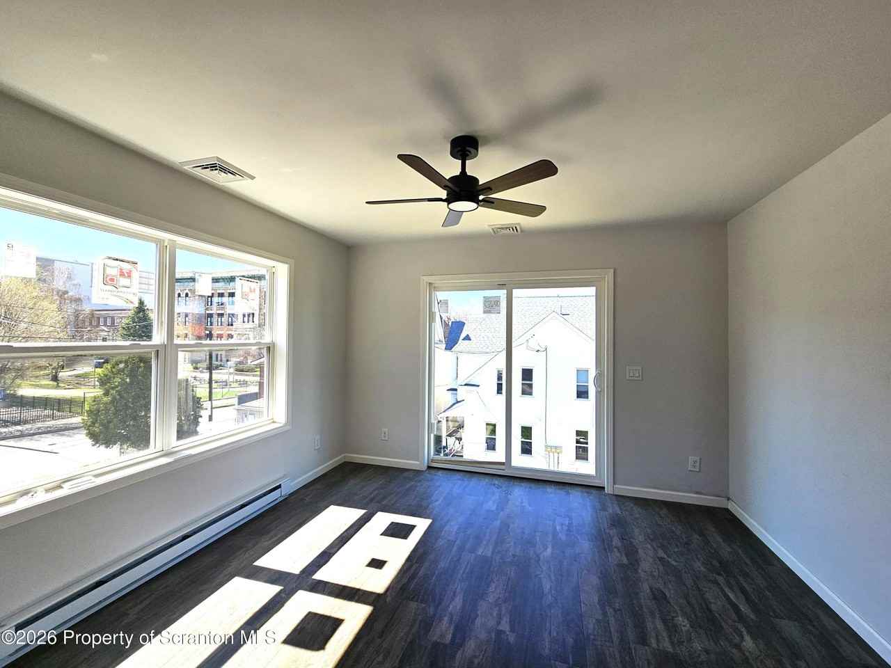 609 E Gibson St 1st Fl - Photo 6 of 9