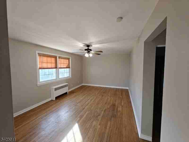 7 Bashford Ave #7B - Photo 5 of 15