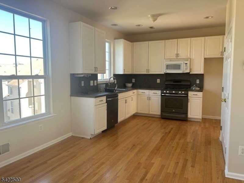 209 Winding Hill Dr - Photo 4 of 10