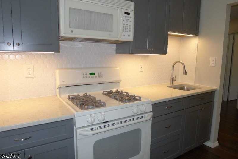 15 Dartmouth Ave #2B - Photo 5 of 12