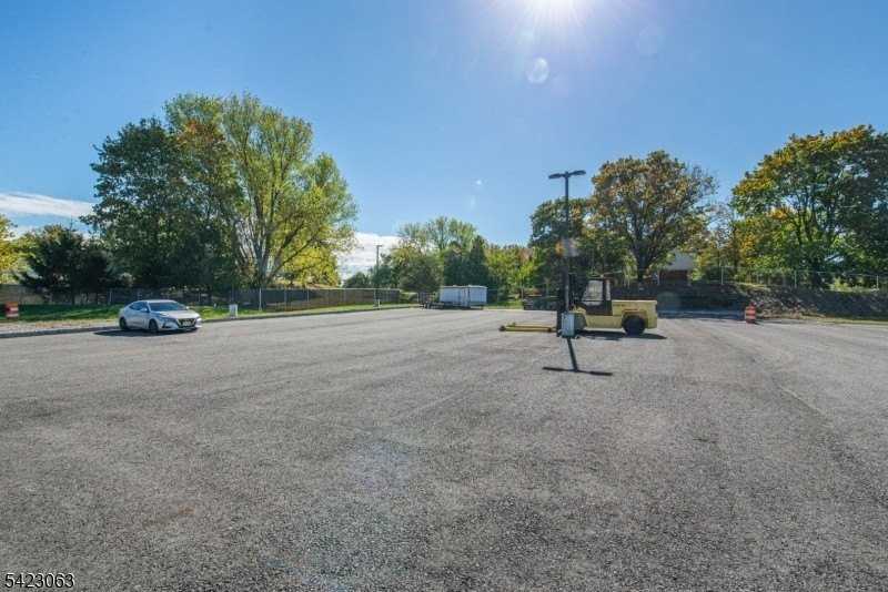 52 Hampton House Rd - Photo 2 of 20