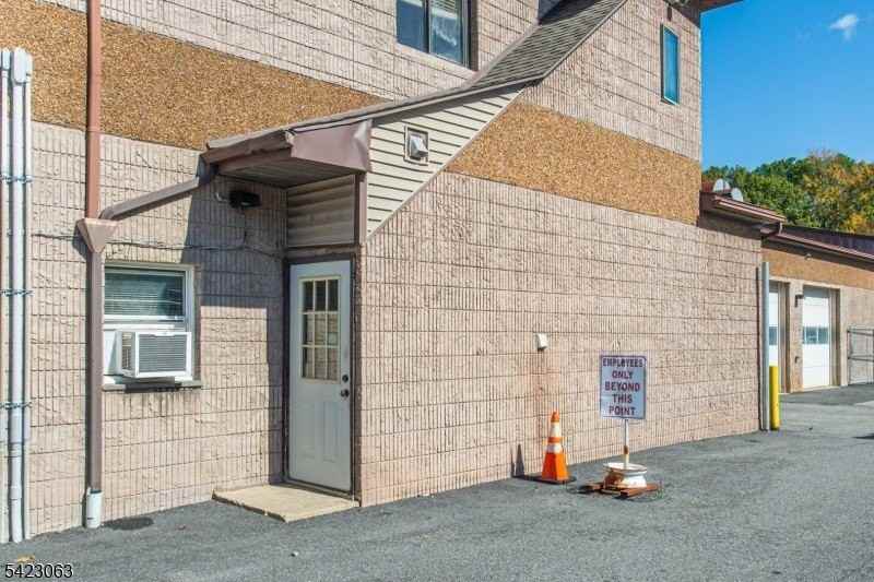 52 Hampton House Rd - Photo 5 of 20