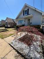 featured image of 206 Amsterdam Ave