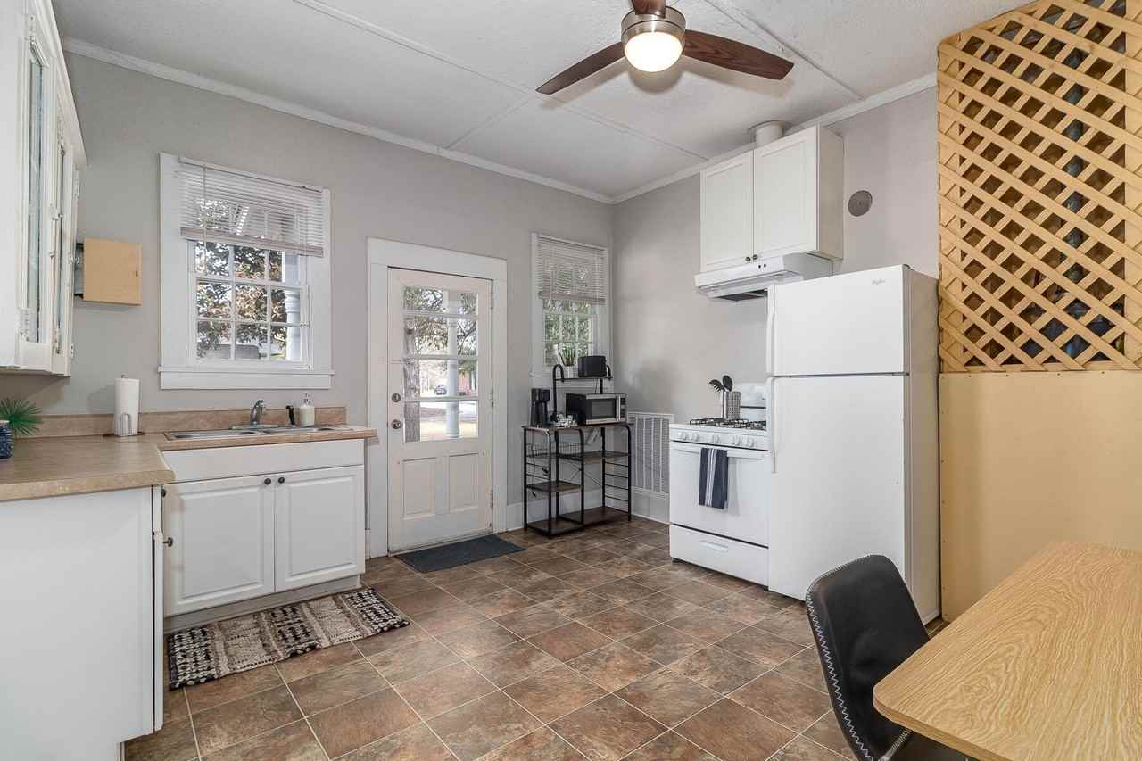 1510 Stovall St - Photo 7 of 14