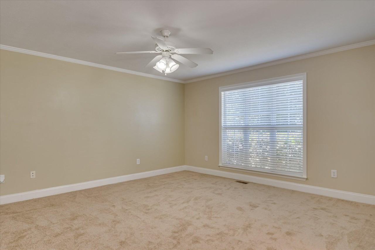 929 Sawbuck Way - Photo 7 of 35