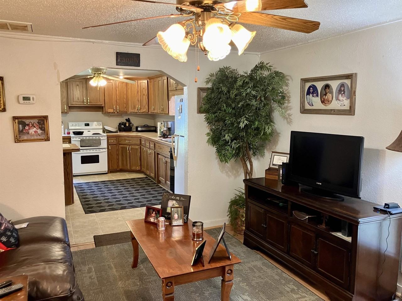 708 Avenue S - Photo 6 of 23