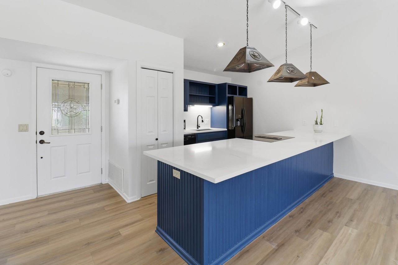 100 Bay Point Dr - Photo 6 of 26