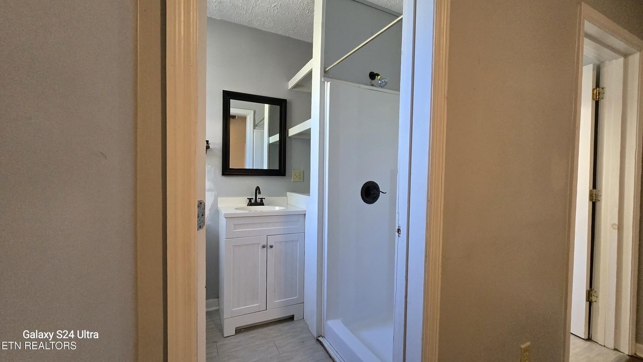 1412 Armstrong Ave Apt 1 - Photo 7 of 28