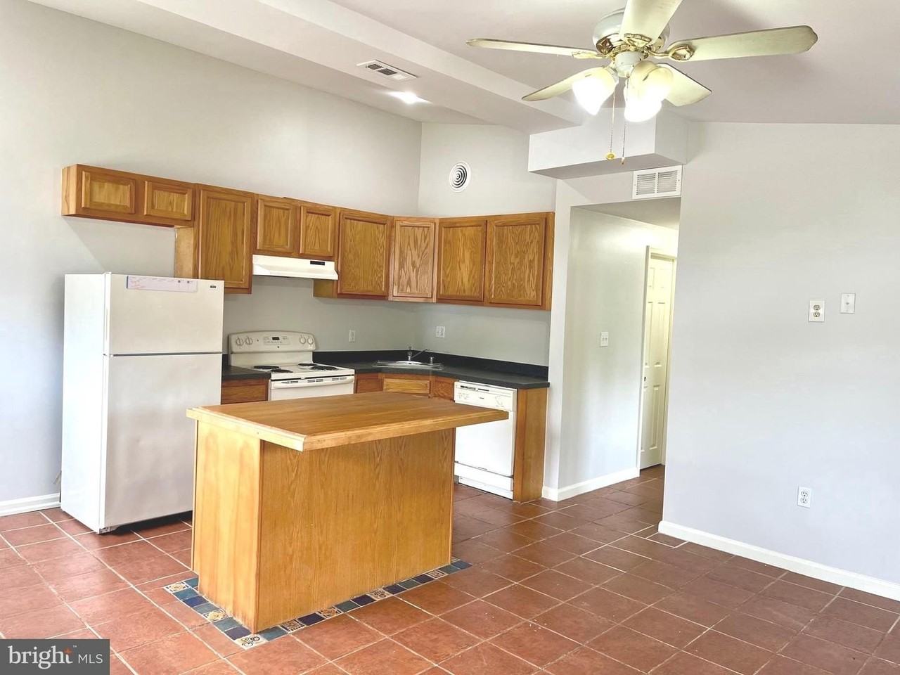 5 Warfel Dr - Photo 2 of 19