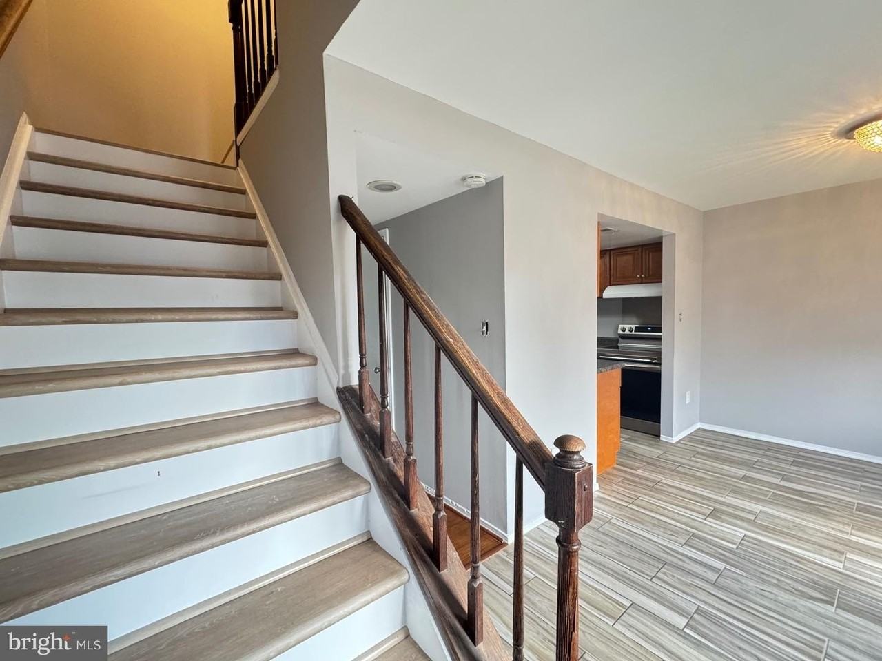 6674 Ducketts Ln - Photo 6 of 20