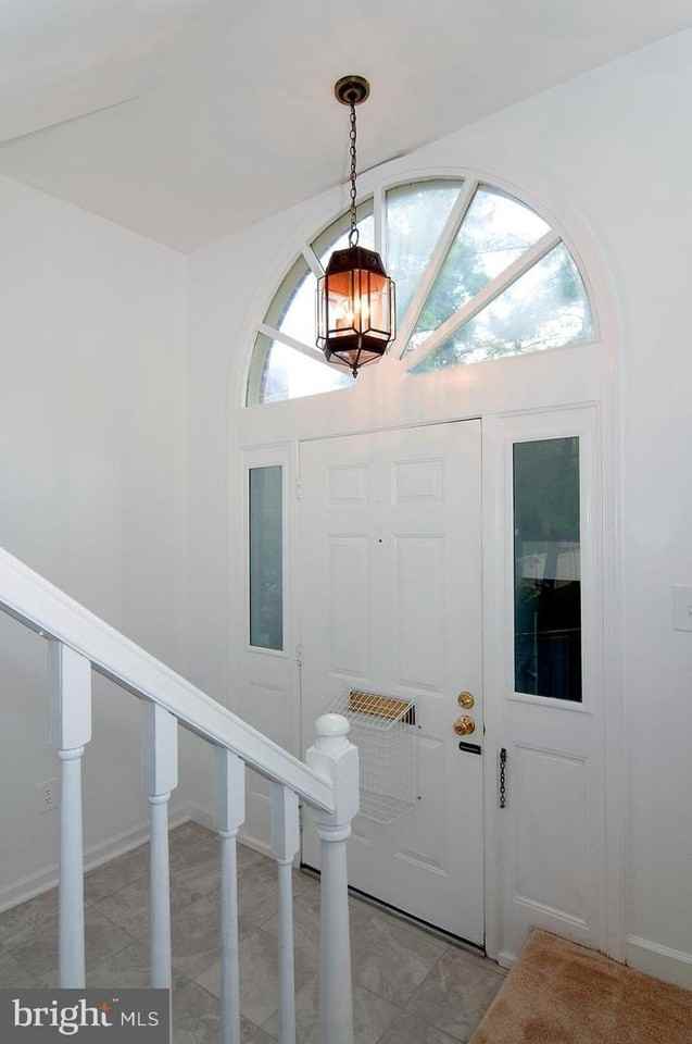 11400 Dorchester Ln - Photo 4 of 45