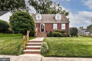 featured image of 5021 24th St N