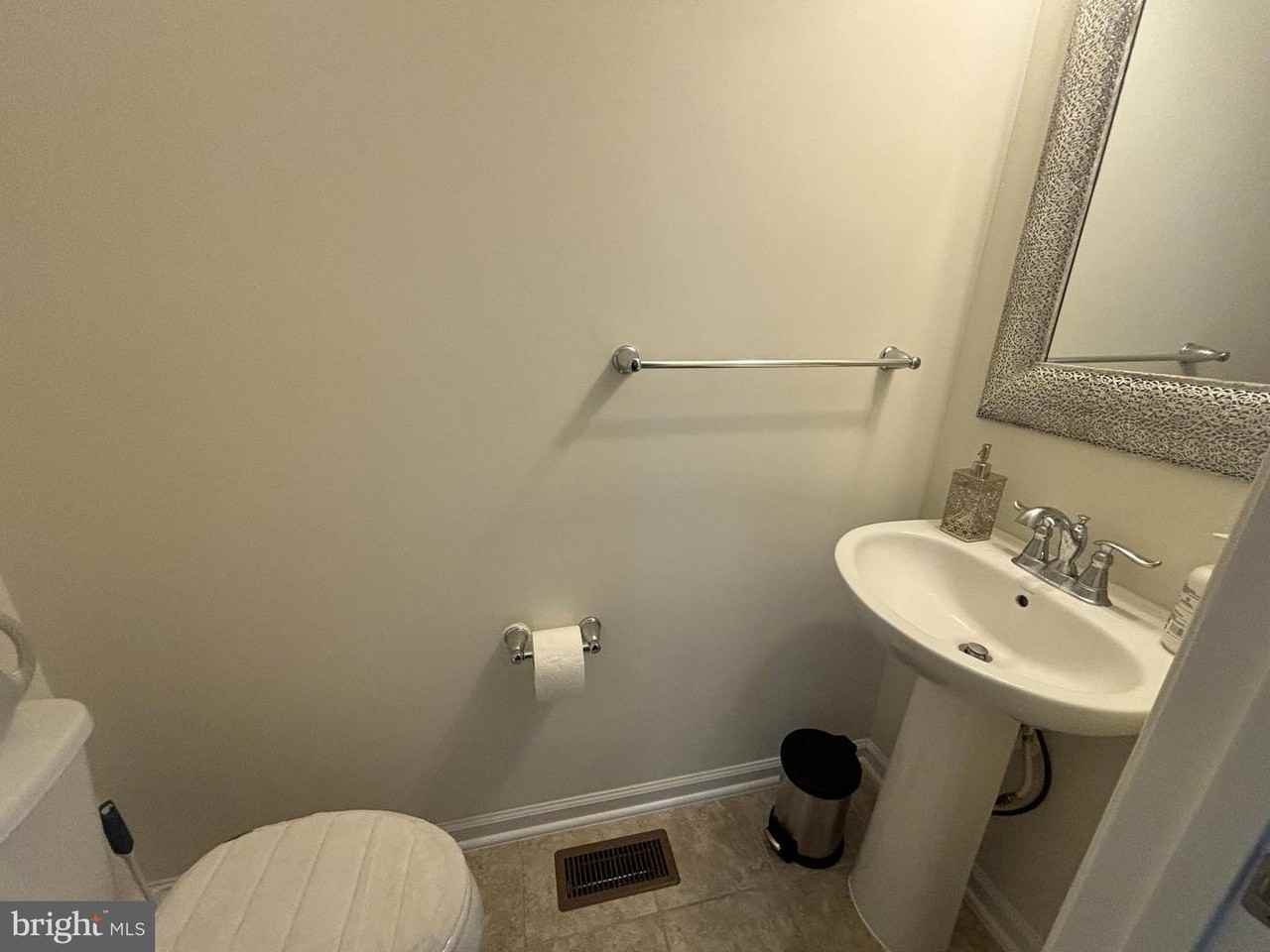 41717 Mcmonagle Sq - Photo 6 of 24